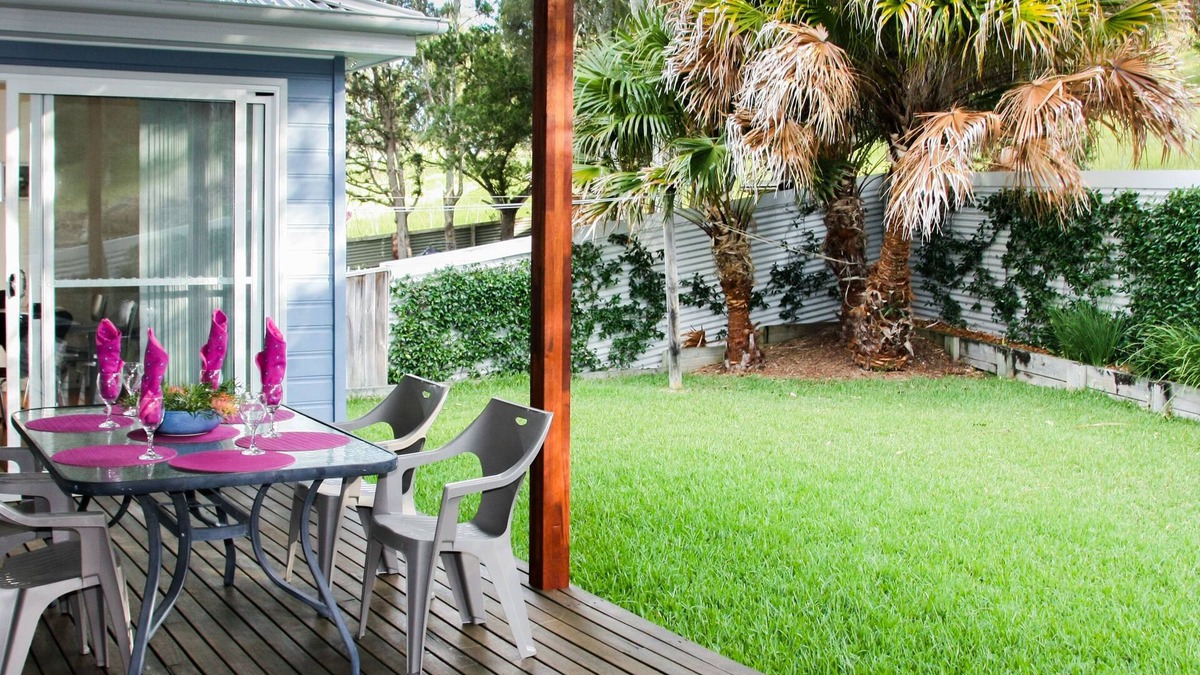 Blueys Beach House | Blue Vogue Combo, 8 bedrooms *Sleeps 16+* walk to cafes and beach