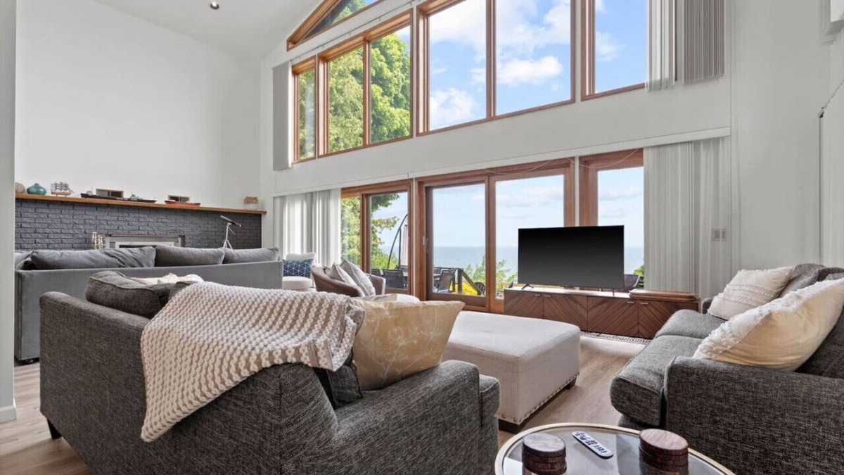 Carsonville House | Blue Water Beach House! Amazing Beach, sleeps 20!