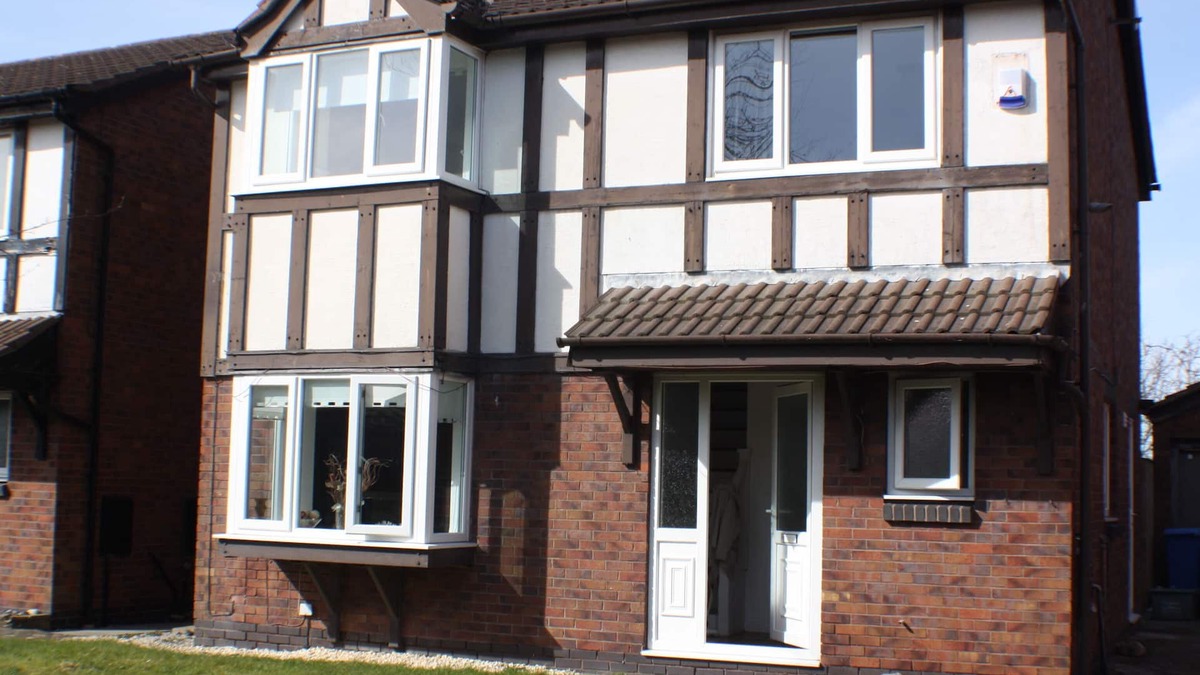 Thornton-Cleveleys House | Bluebell Cottage sleeps 6 (Can be booked with Mayfield sleeps 6) WIFI free