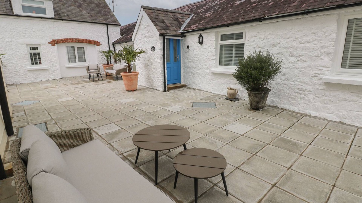 Jameston House | BLUEBELL COTTAGE, pet friendly, with a garden in Manorbier