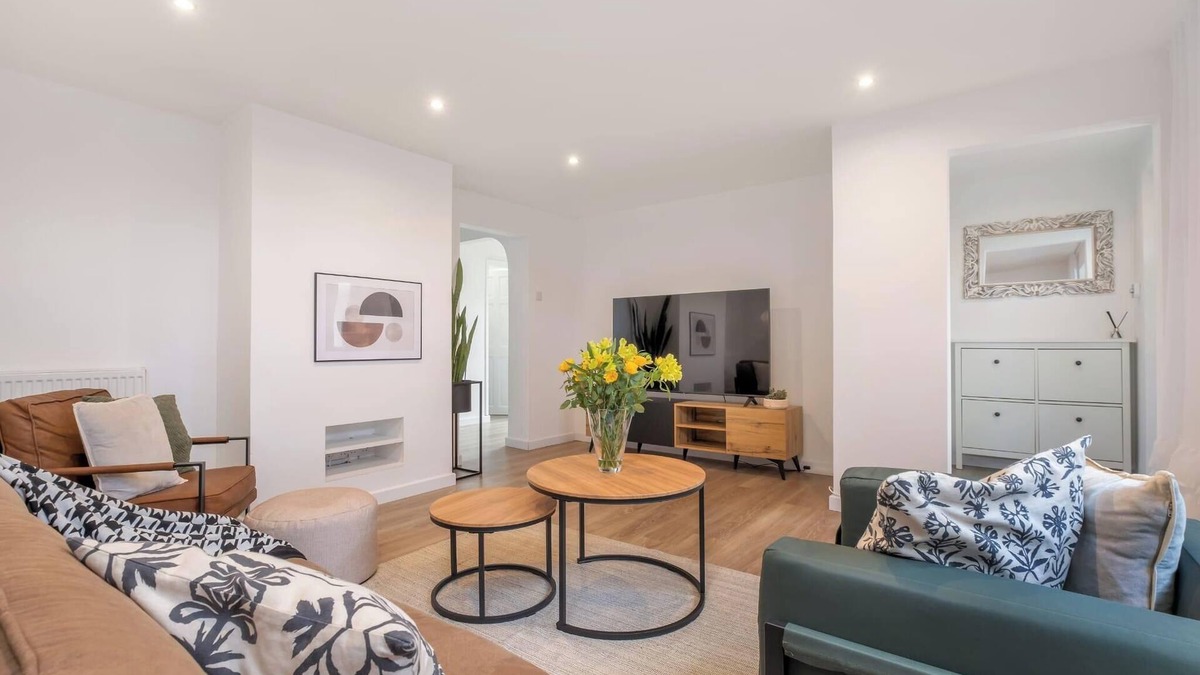 Peterborough House | Bluebell House Retreat in Peterborough