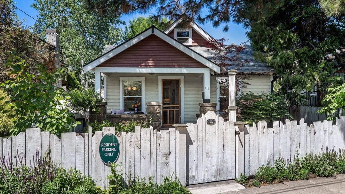 Old Bend House | Bluebird Day - River West