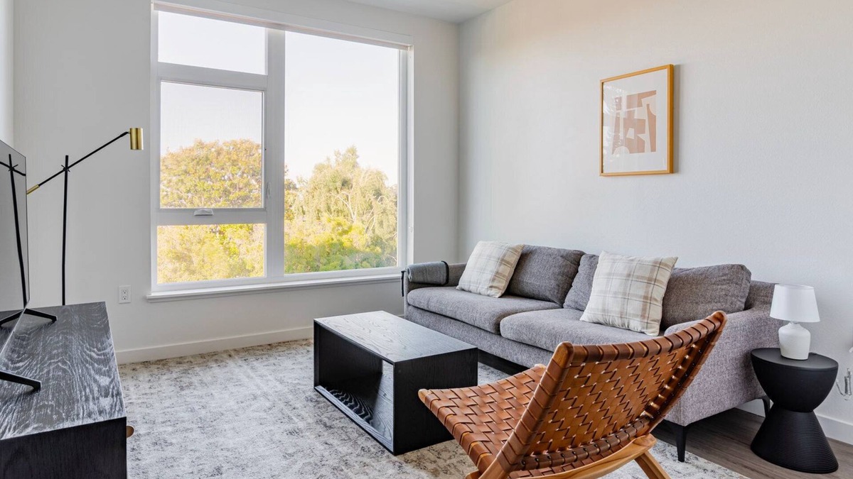 Belmont Apartment | Blueground | Belmont, pool, nr Twin Pines Park