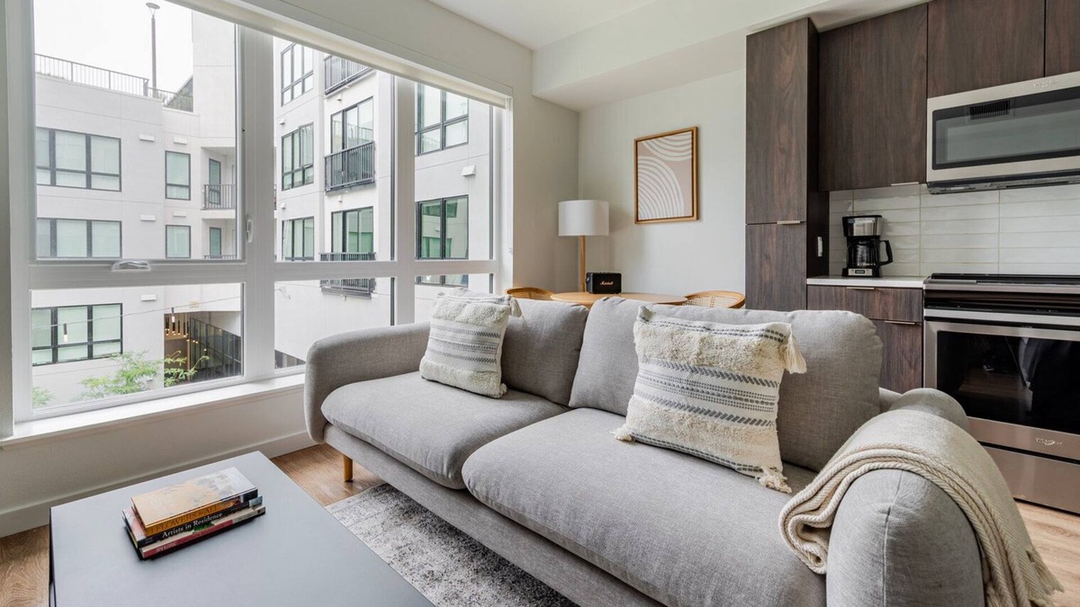 Downtown Oakland Apartment | Blueground | Civic Center, view, nr Lake Merritt