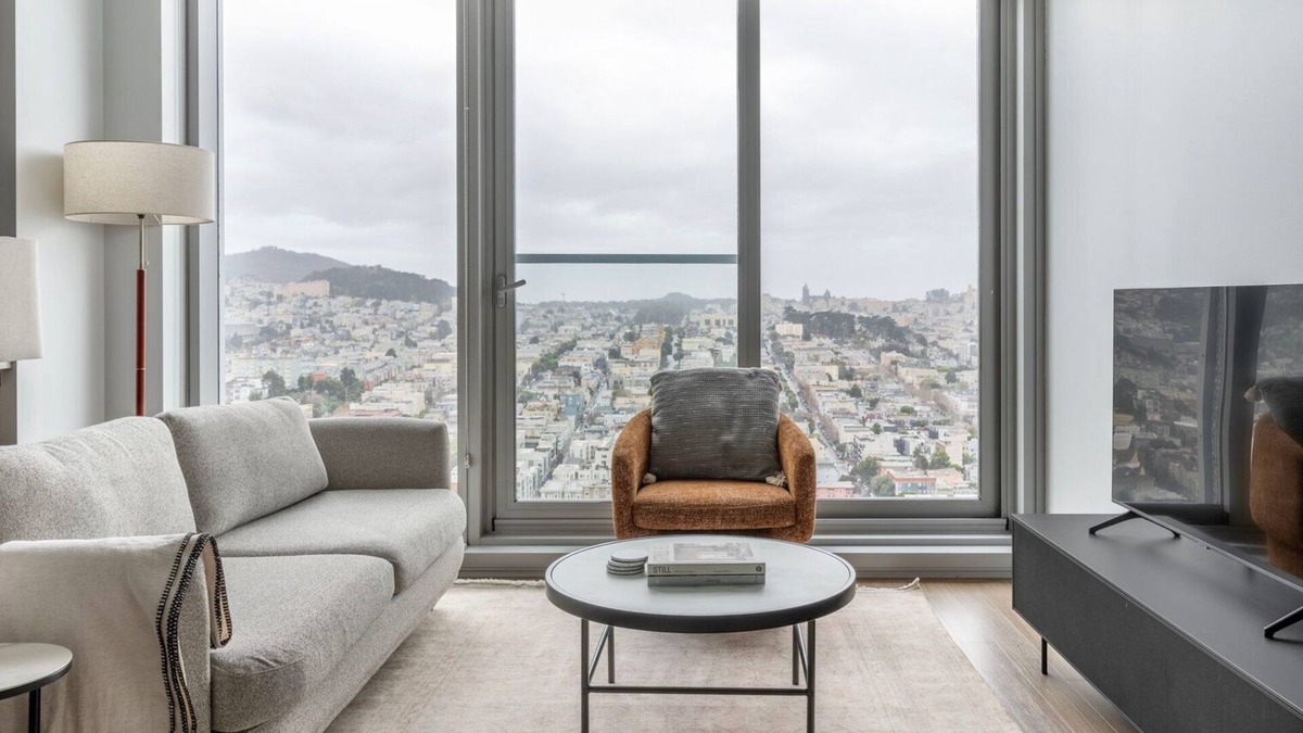 Civic Center Apartment | Blueground | Civic Center, pool, nr Civic Center Plaza