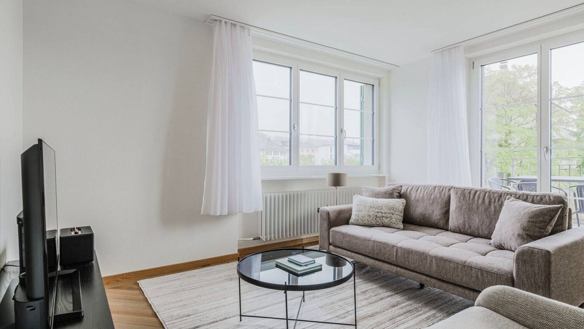 Meilen District Apartment | Blueground | Küsnacht, w/d, furniture & decor