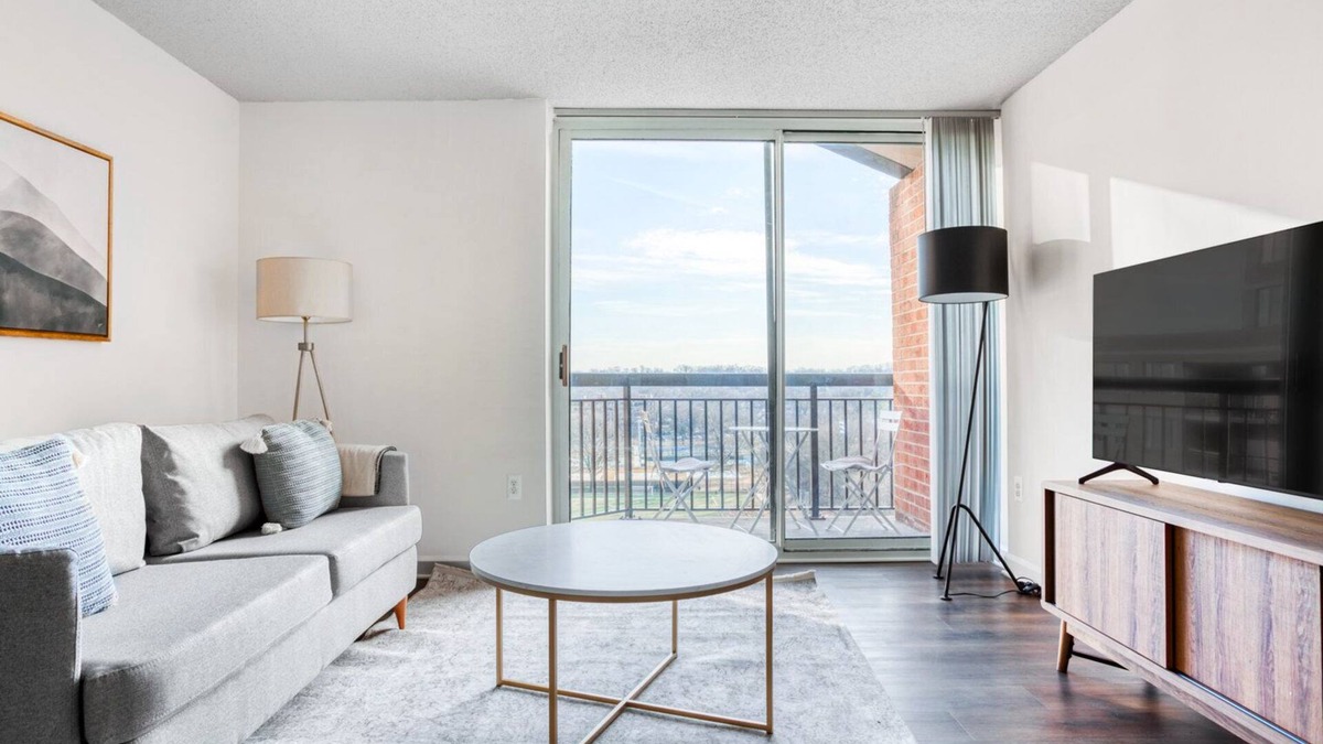 Pentagon City Apartment | Blueground | Pentagon City, rooftop pool, nr Pentagon