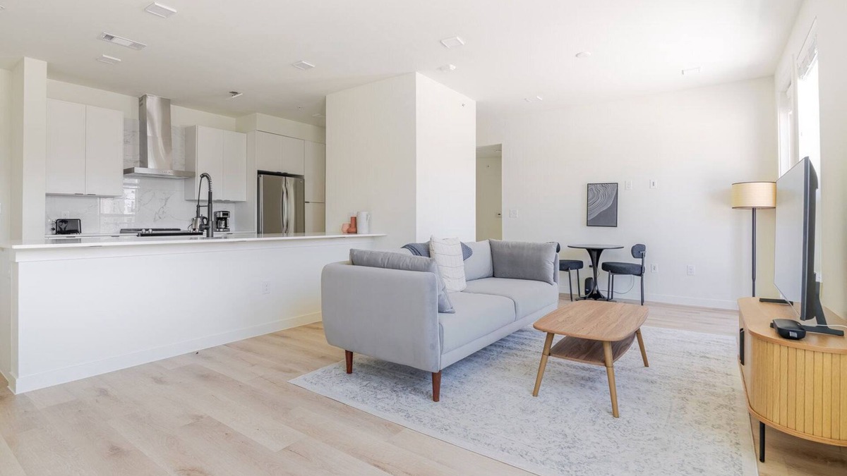 Round Rock Apartment | Blueground | Round Rock, pool, nr Brushy Creek