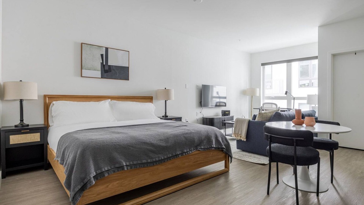 Central San Pedro Apartment | Blueground | San Pedro, w/d, nr USS Iowa