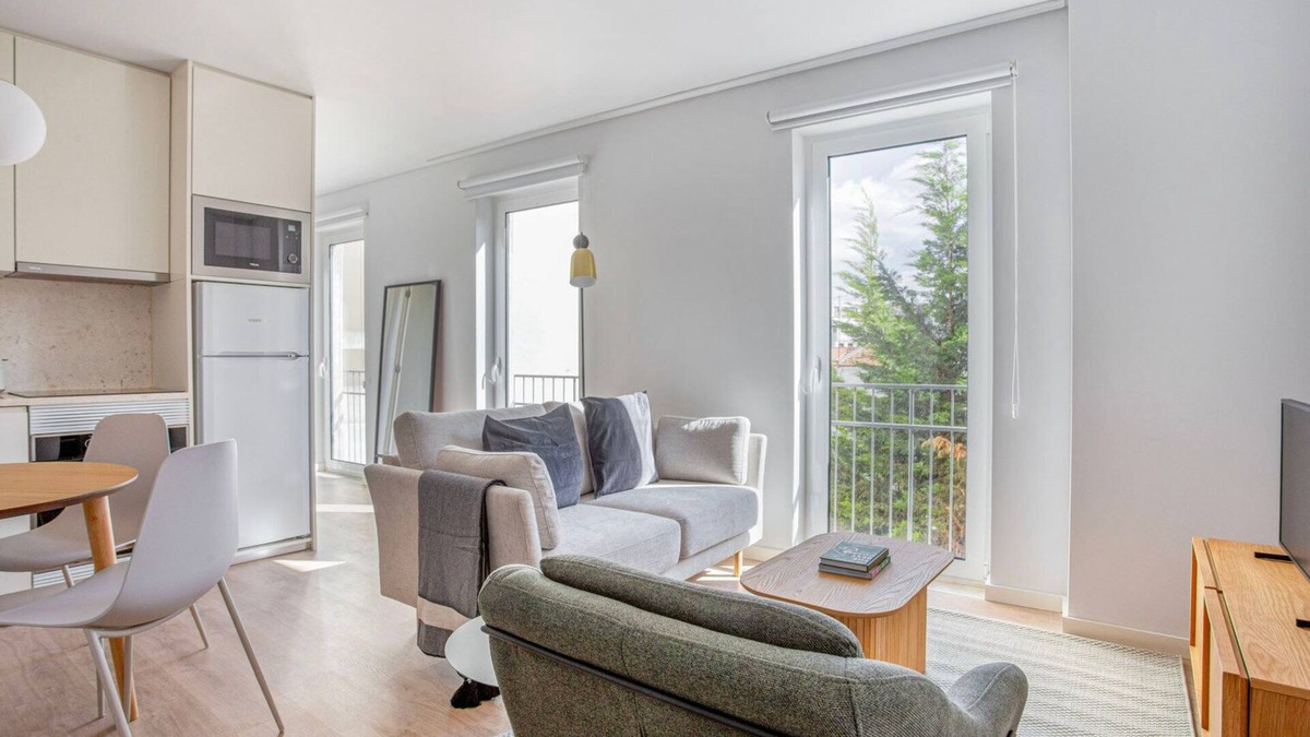 Sao Jose Apartment | Blueground | Santo António, furnished w/kitchen