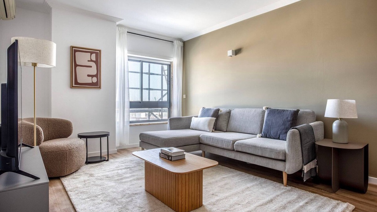 Cidade Universitaria Apartment | Blueground | Telheiras, pool