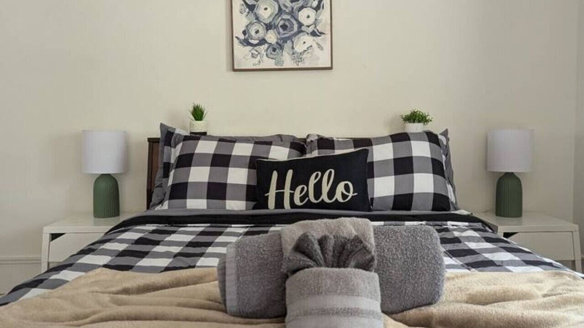 Columbia House | BlueHeronLake-Guesthouse Studio