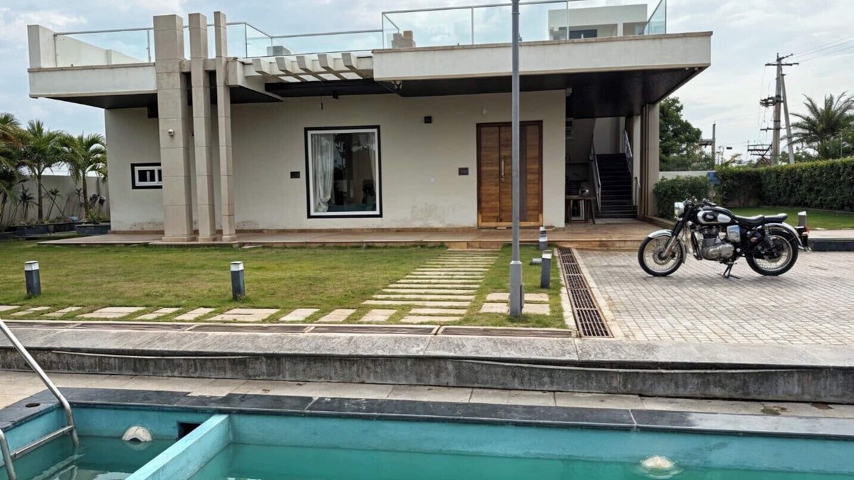 Bhongir Villa | Bluewater Farms 2BR Villa with Private Pool by Homeyhuts