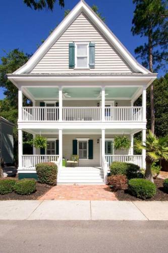 Olde Town House | Bluffton Breeze-3BR Heart of Old Town Village Home