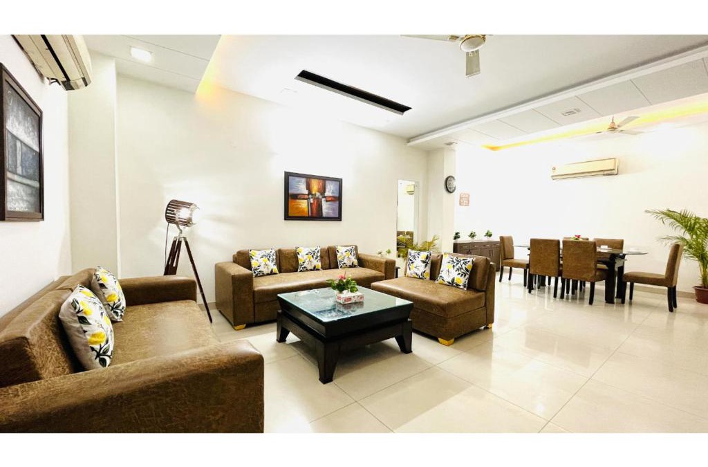 Greater Kailash Apartment | BluO 2BHK - Greater Kailash Lift Balcony Parking