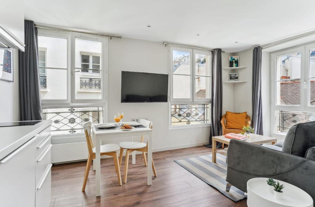 Enfants-Rouges Apartment | BnBNova - 1BR - Republique & Le Marais