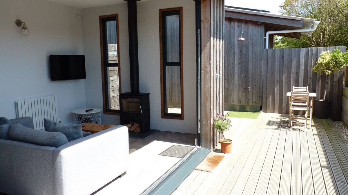 Croyde Apartment | Board Room @ Green Rooms, a contemporary and spacious one bedroom apartment