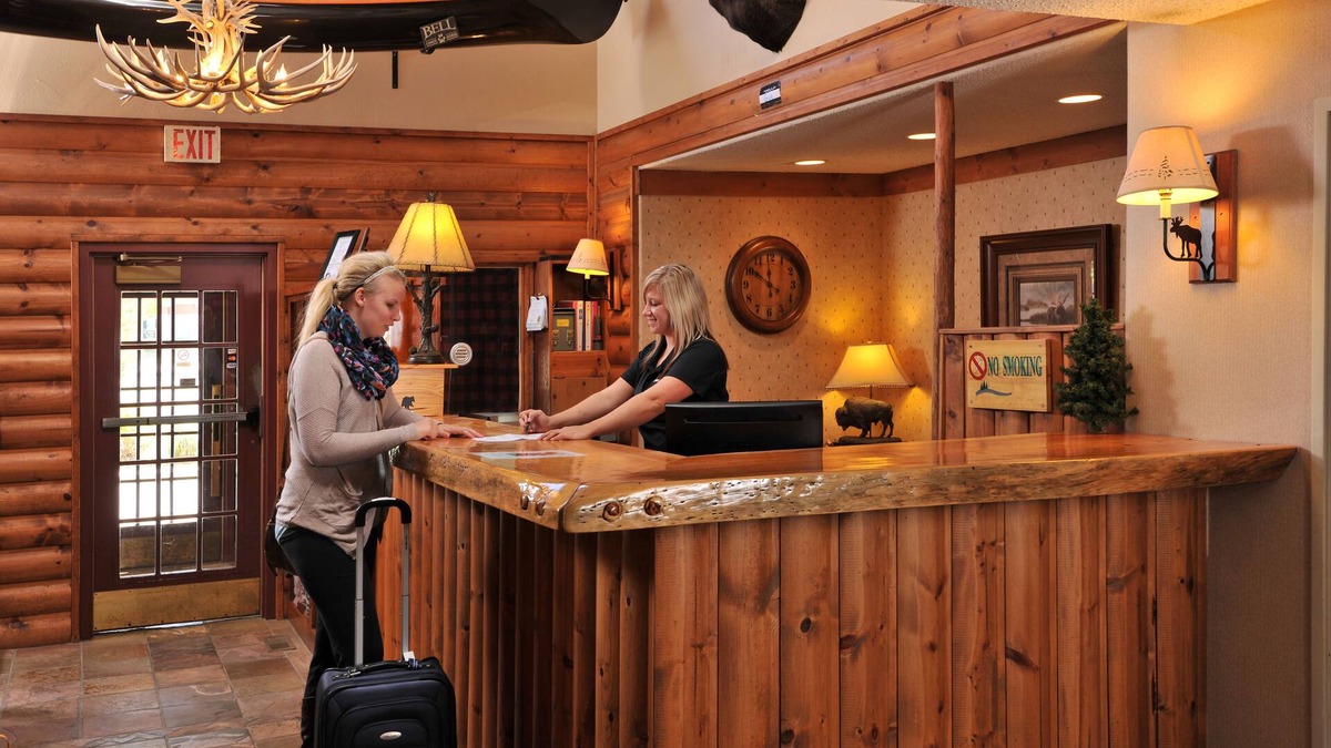 Waukon Hotel | Boarders Inn & Suites by Cobblestone Hotels – Waukon