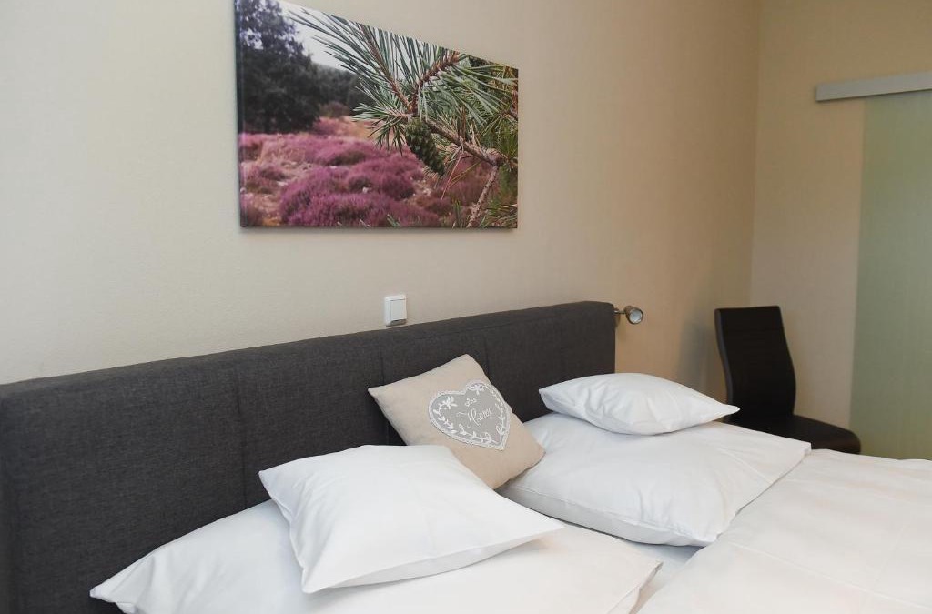 Woellstein Hotel | Boardinghouse Alte Bank