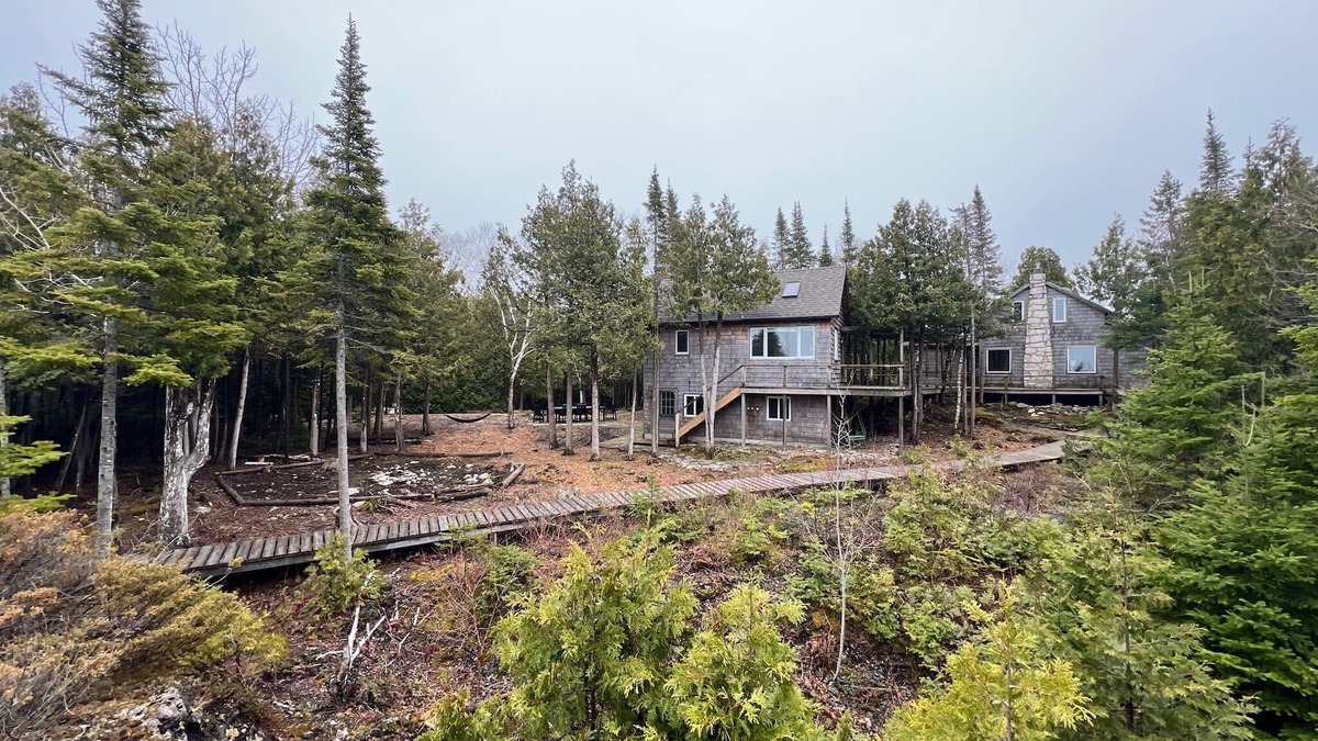 Tobermory Cottage | Boardwalk Pines at Tobermory