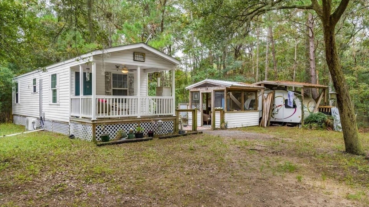 Edisto Island House | Boat & Golf Cart Parking+Fenced Yard, Pet Friendly 12 Minutes to the Beach