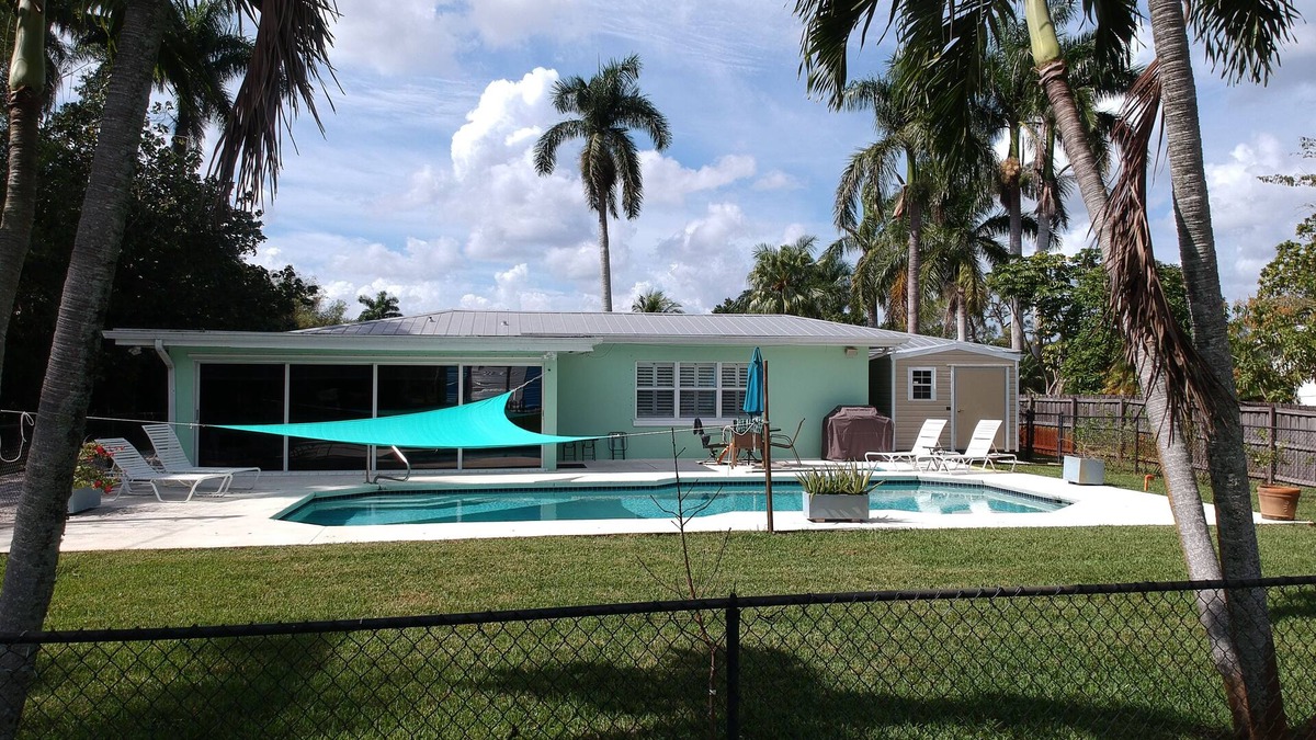 North River Shores House | Boat Park Bungalow with heated Pool
