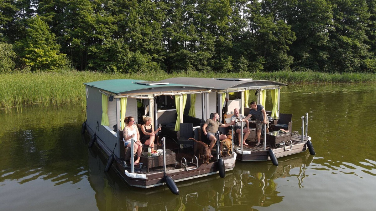 Priepert Boat Rental | Boat 'Priepert 2' in Mecklenburg Lake District with Covered Terrace
