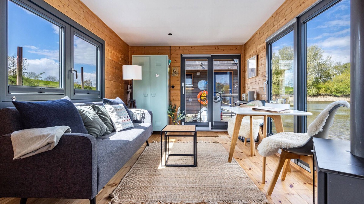 Neuland Boat Rental | Boat 'Tolles Tiny Hausboot Agathe' with Private Terrace and Wi-Fi