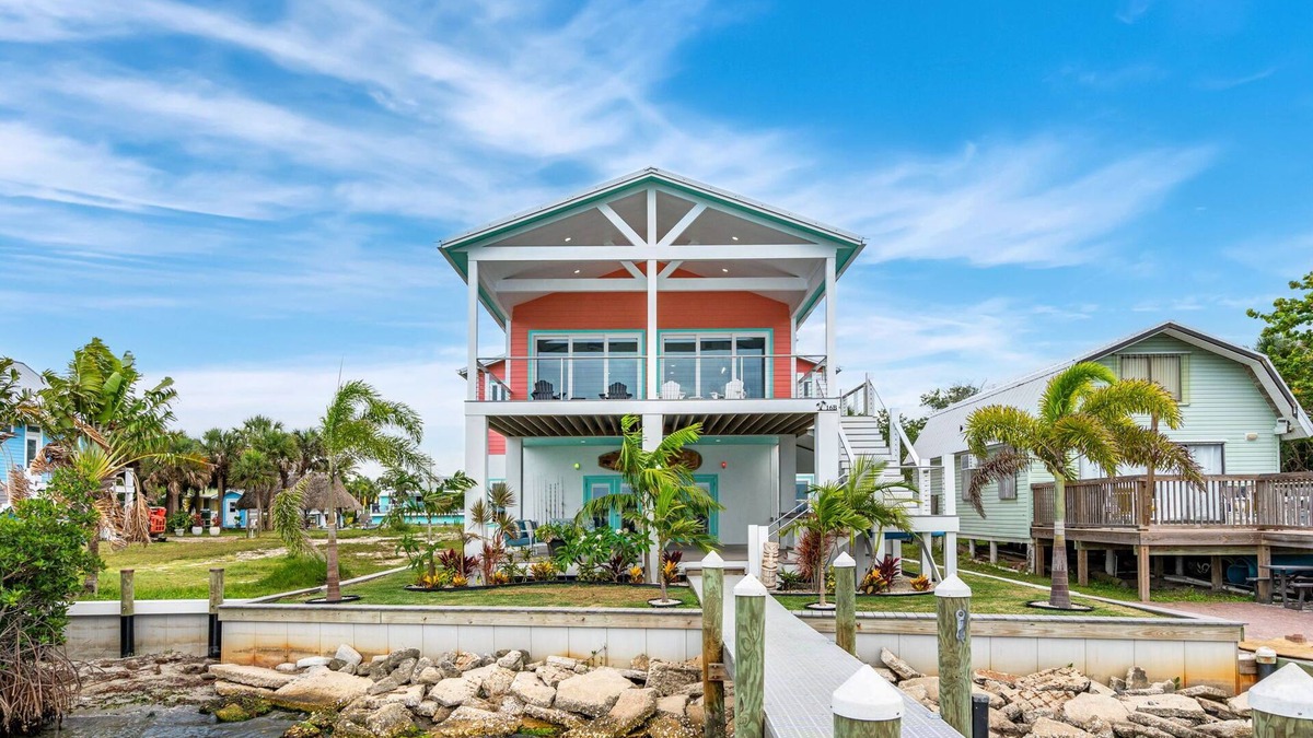 Grant-Valkaria House | Boater's paradise-Private Island-Water-front-Close to Sebastian Inlet-Pets okay