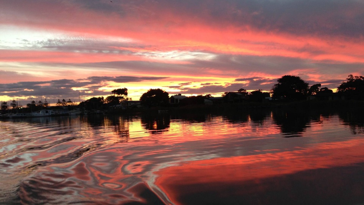 Goolwa North Cottage | Boathouse - Birks River Retreat - Birks Harbour