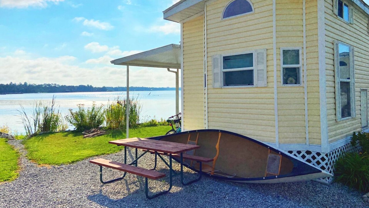 Cedarville Cottage | Boathouse Lakeside Cottage