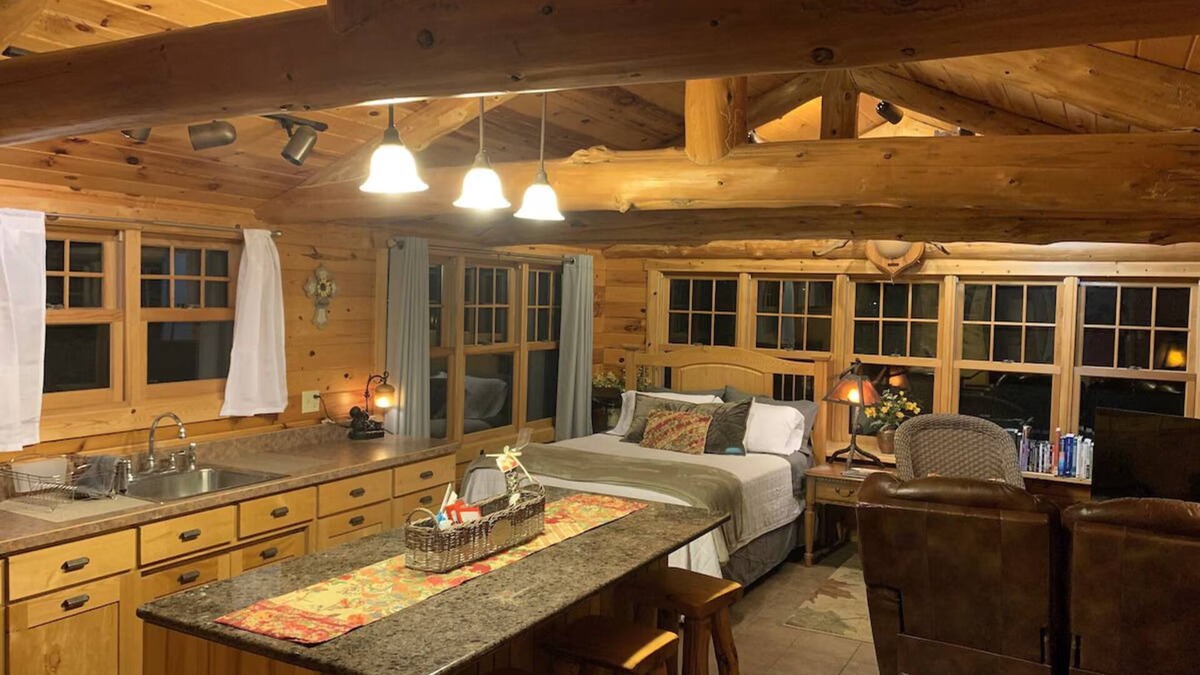 Deerwood Cabin | Boathouse on the Lake