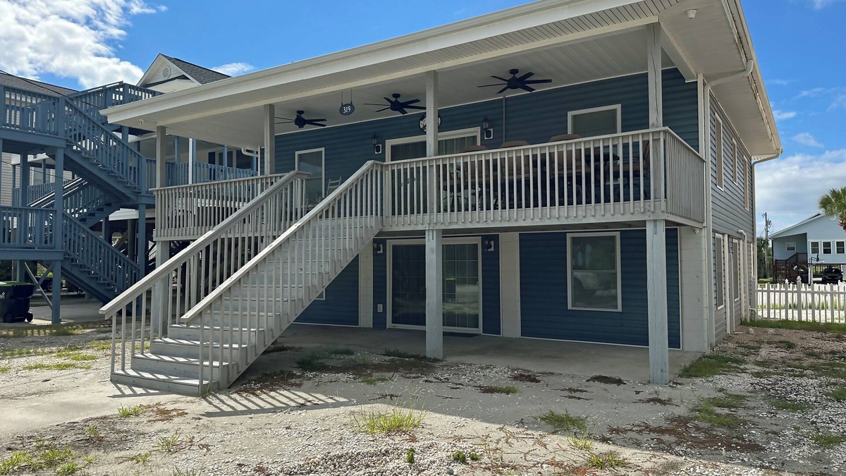 Garden City House | Bobby's Girl - Second Row in Garden City Beach
