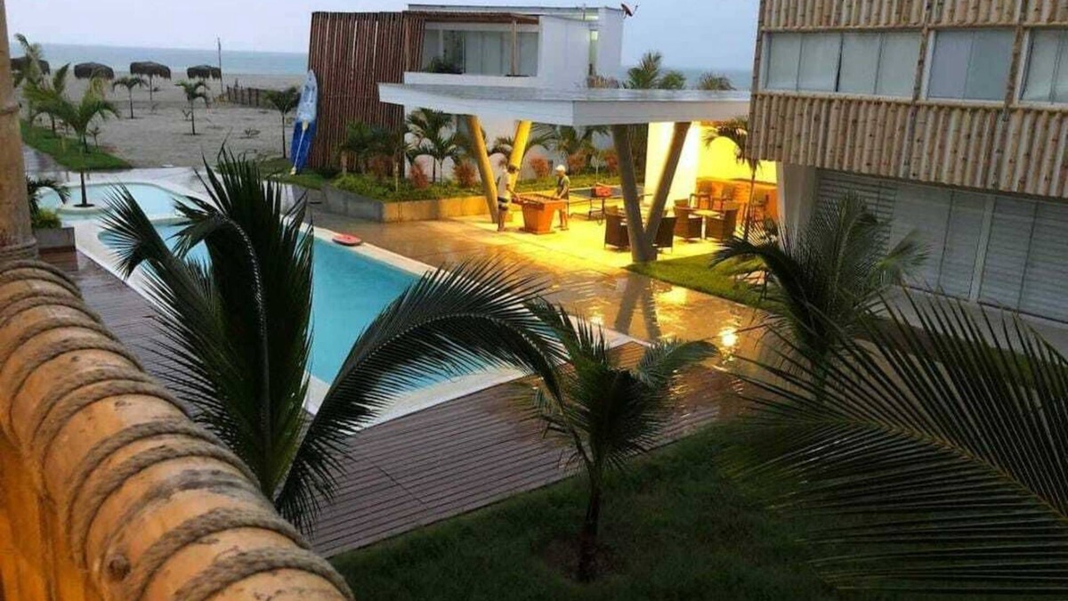 Bocapan Condo | Bocapan palm trees