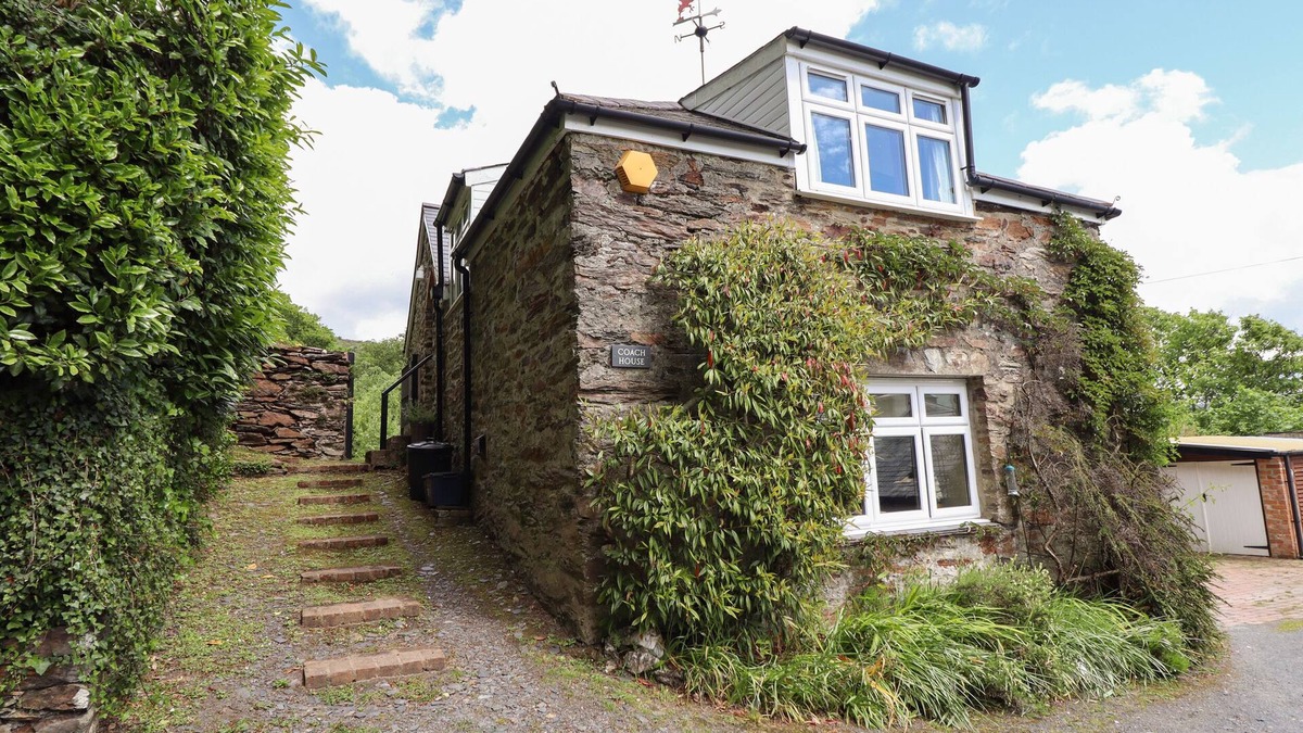 Barmouth Cottage | BODOWEN COACH HOUSE, family friendly, with open fire in Barmouth