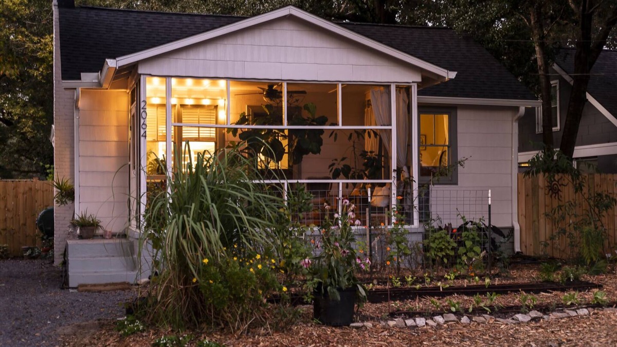 Riverland Terrace House | Bohemian Cottage with Outdoor Oasis w/Golf Cart!