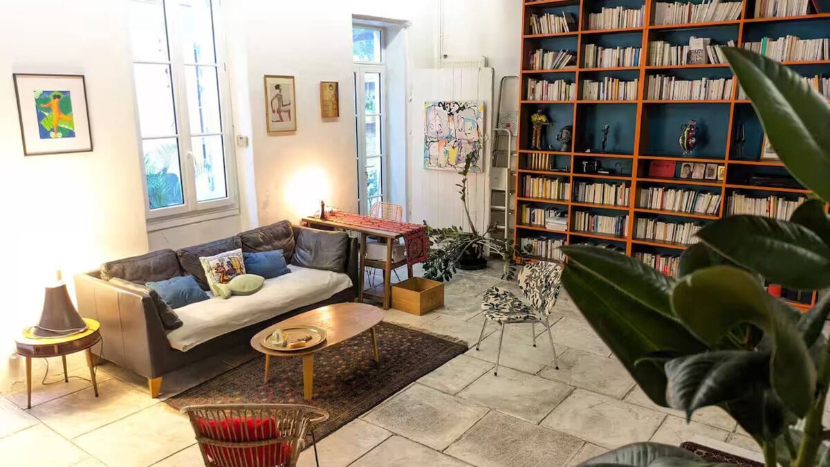 Le Camas House | Bohemian house downtown, studio, parking