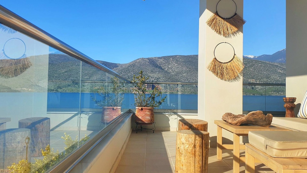 Itea Apartment | Boho Beach House in Itea- Delphi