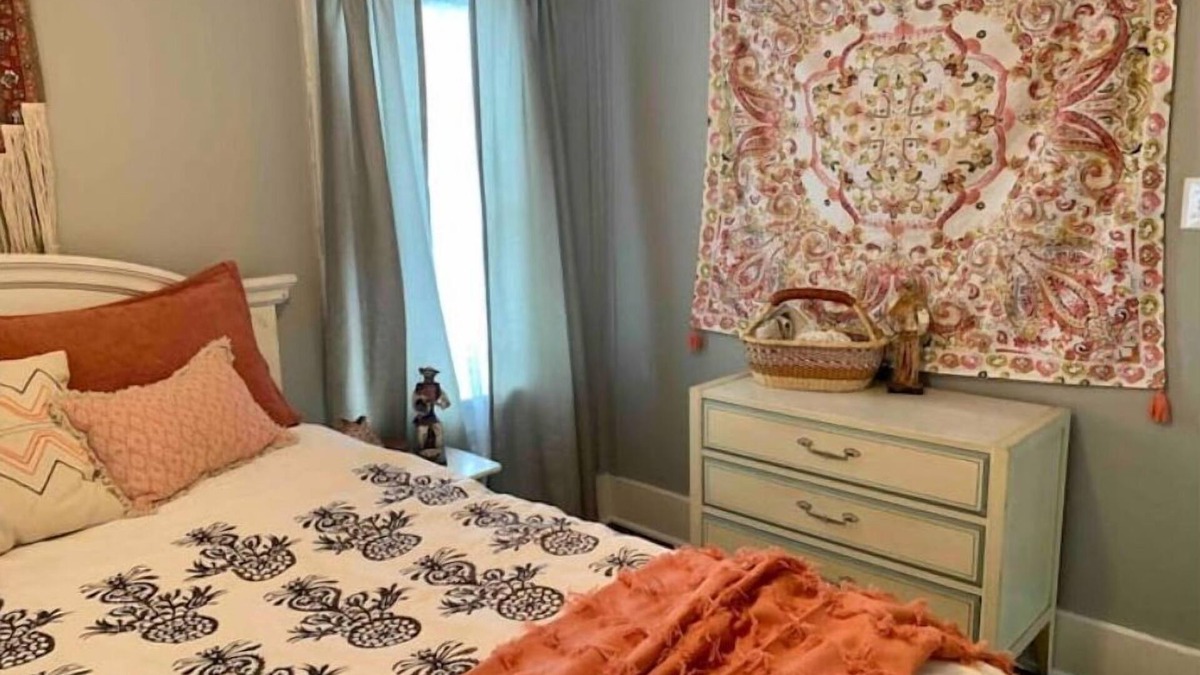 Richmond House | Boho Bungalow off Main-one block from Lovely Park