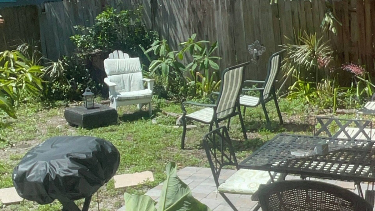Disston Heights Apartment | Boho Chic 1BR apt with hot tub, yard and BBQ near beach & downtown St. Pete