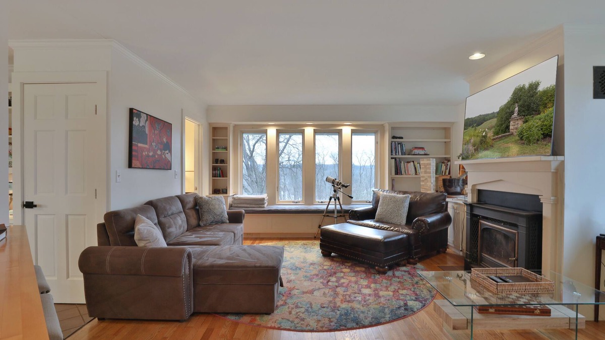 Gambier House | Boho Country 5 Acre Estate: Kenyon, Amish, River