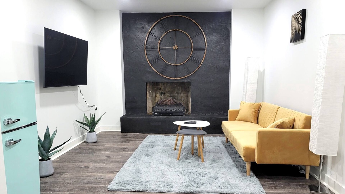 Stuart Heights - Rivermont House | Boho Mountain Retreat, Private Entrance and Outdoor Space, Minutes to Downtown