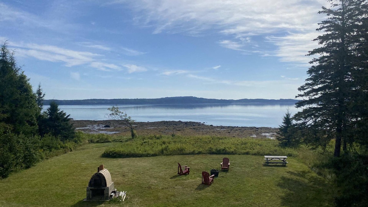 Eastport House | Bold coast at its finest! Beautiful home on the water just outside Eastport