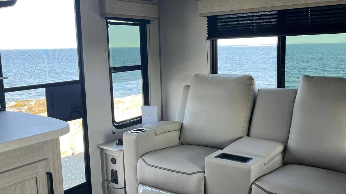 Port Medway House | Bold oceanfront! New well equipped trailer set up for your dream vacation!