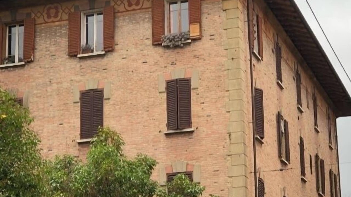 Saragozza-Porto Apartment | BOLOGNA CENTRAL in Art Nouveau Charming Building
