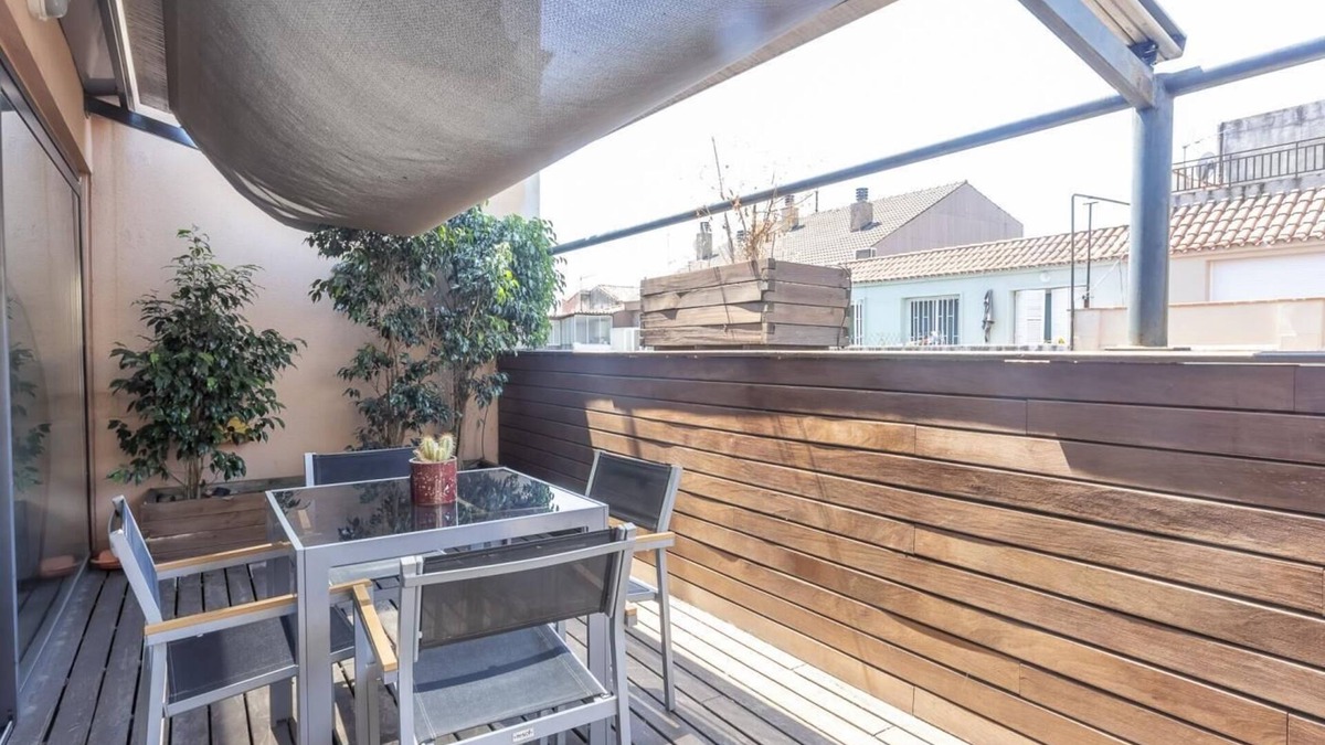 Sant Gervasi – la Bonanova Apartment | Bonanova attic apartment w/private terrace for 6