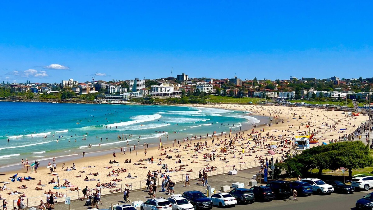 North Bondi House | Bondi Beach Celebrity 4 bdrm luxury home 300m to beach with Coastal Views