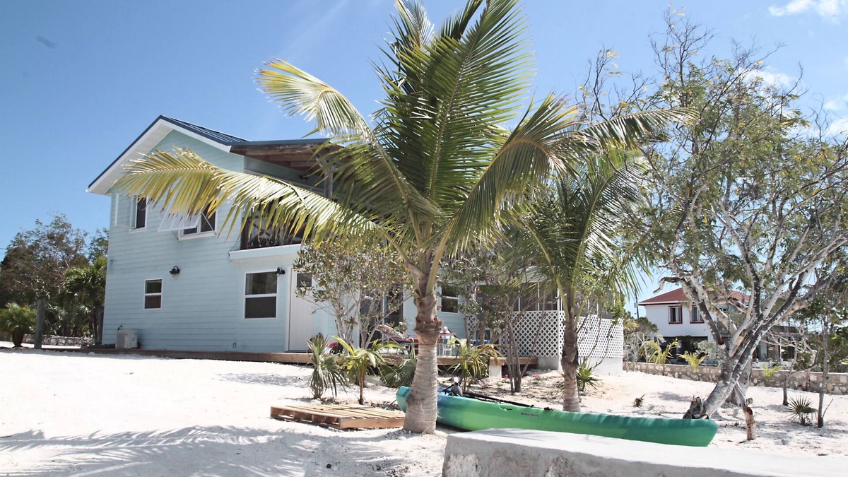 George Town House | Bonefish Bella Vista, entire house on the beach