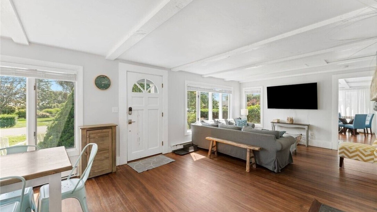 Bonnet Shores House | Bonnet Shores - Ocean Views, 5 min walk to beach, 20 min drive to Newport