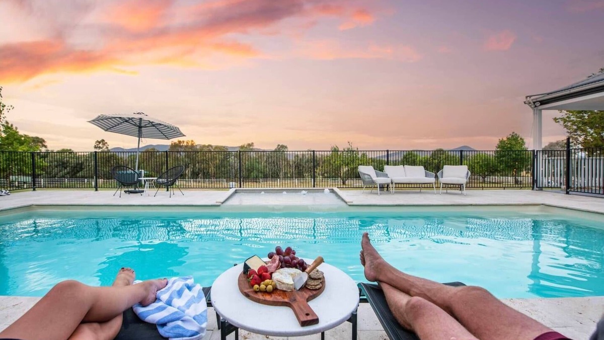 Bombira House | Bonnie View A Magnificently Luxurious Retreat